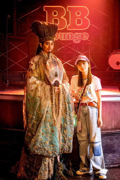 パリピ孔明 постер