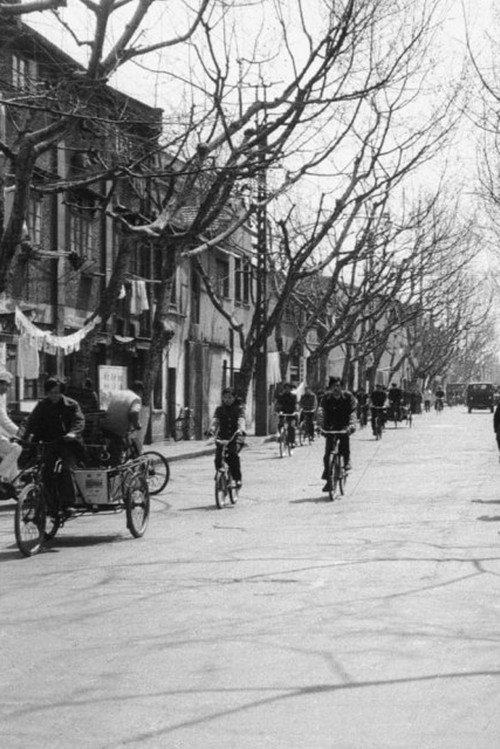 Nakounine постер