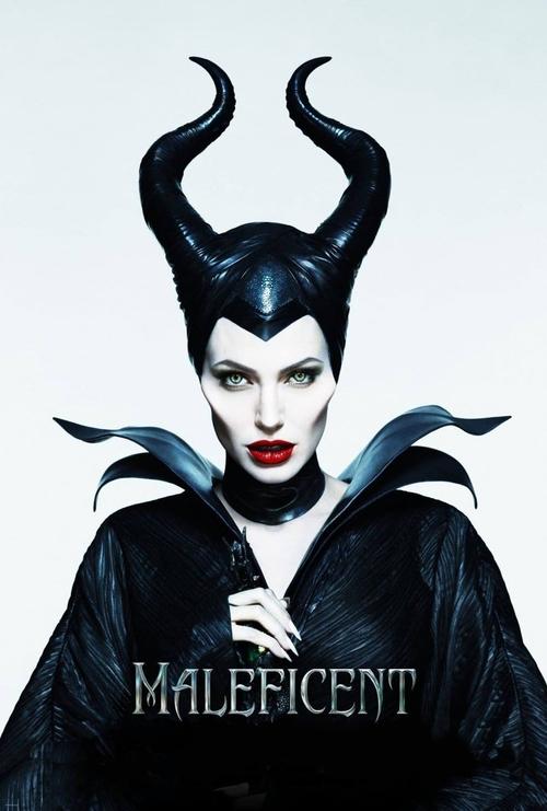 Maleficent постер