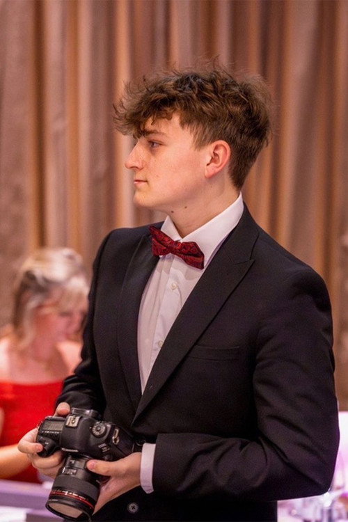 Harrison Earl