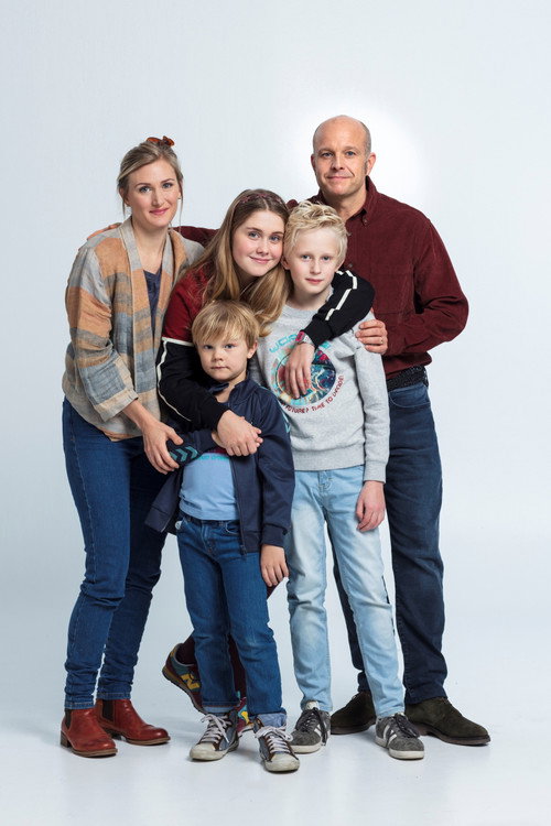 Суне против Суне постер