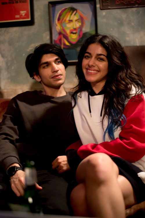 डीजे मोहब्बत के साथ लगभग प्यार постер