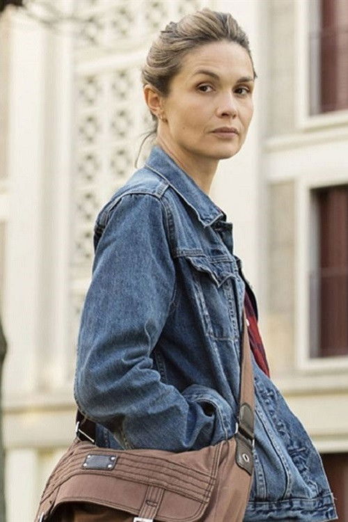 Надя постер