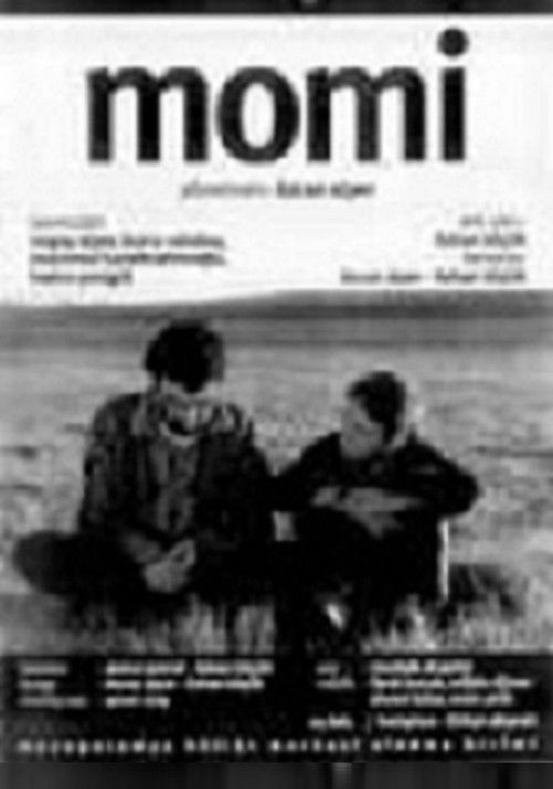 Momi постер