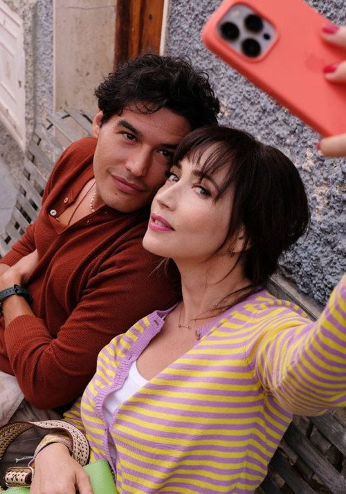 Una scomoda eredità постер