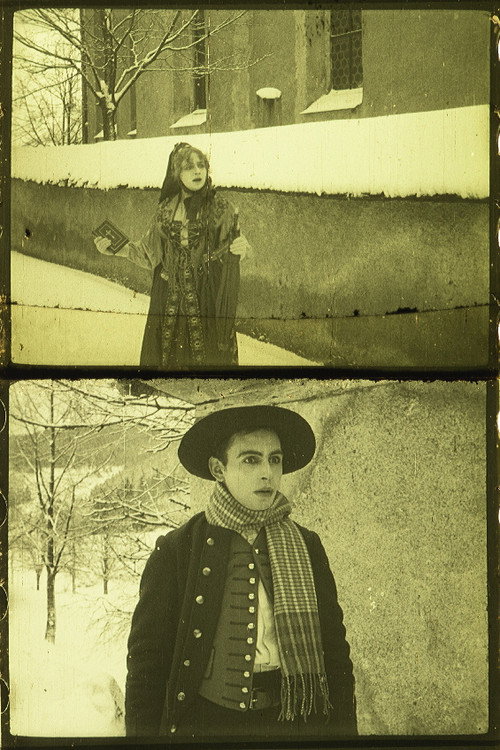 Romeo and Juliet in the Snow постер