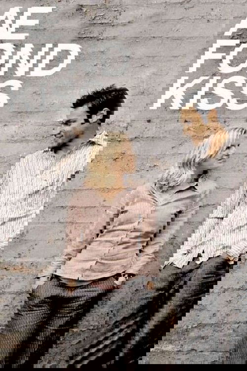 Нежный поцелуй постер