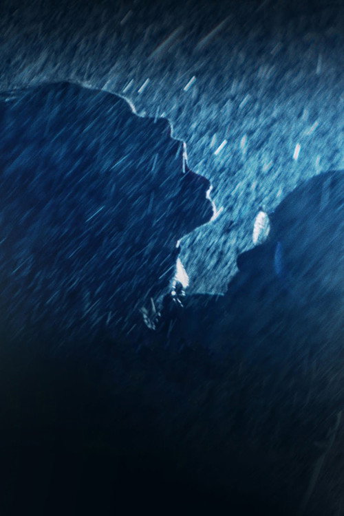 Девушка в бездне постер