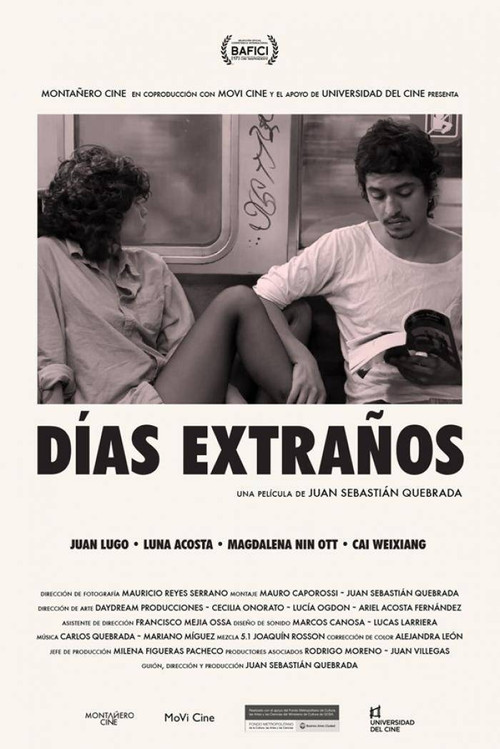 Días extraños постер