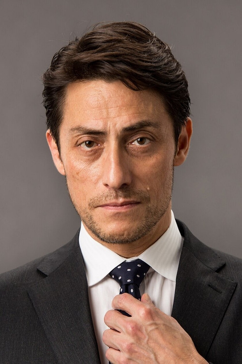 Тихиро Таго